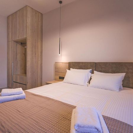 Santa Marina Apartments Rodákino Kültér fotó