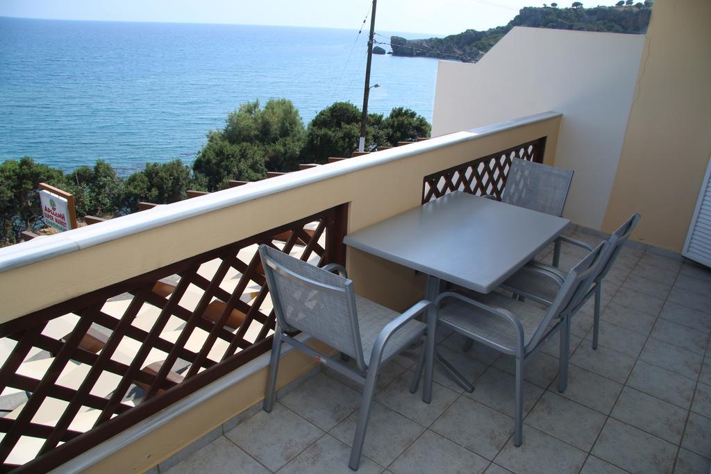 Santa Marina Apartments Rodákino Kültér fotó