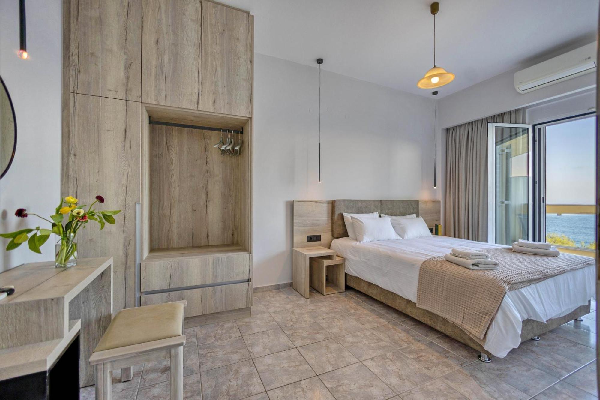 Santa Marina Apartments Rodákino Kültér fotó