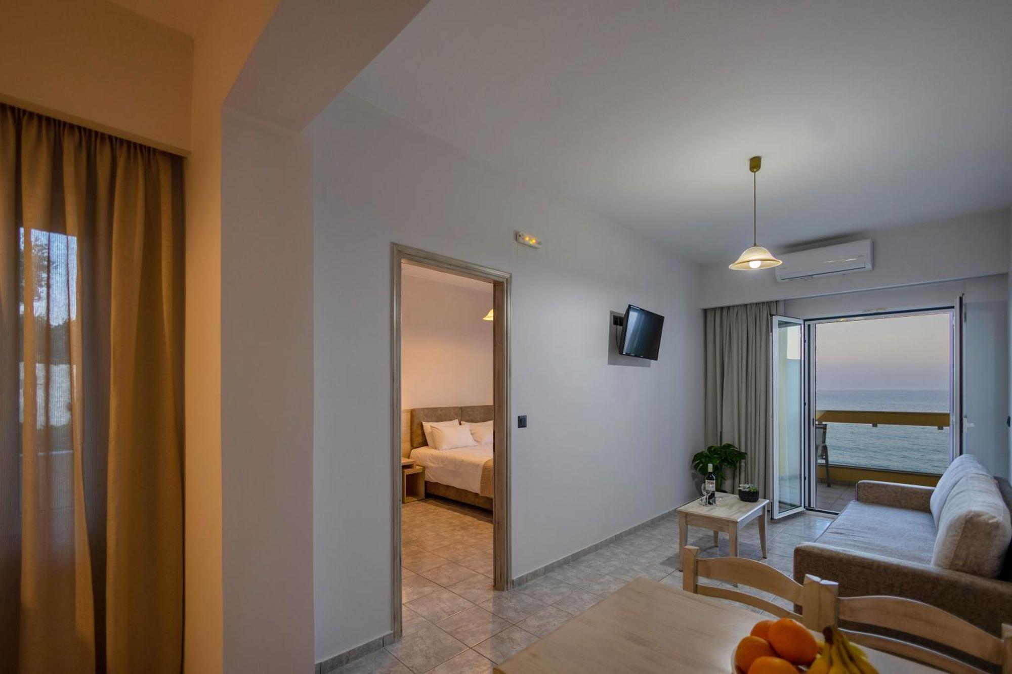 Santa Marina Apartments Rodákino Kültér fotó